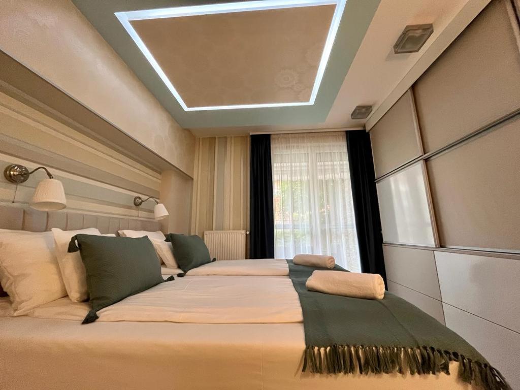 Ground Floor Park Bestern Сегед Екстериор снимка