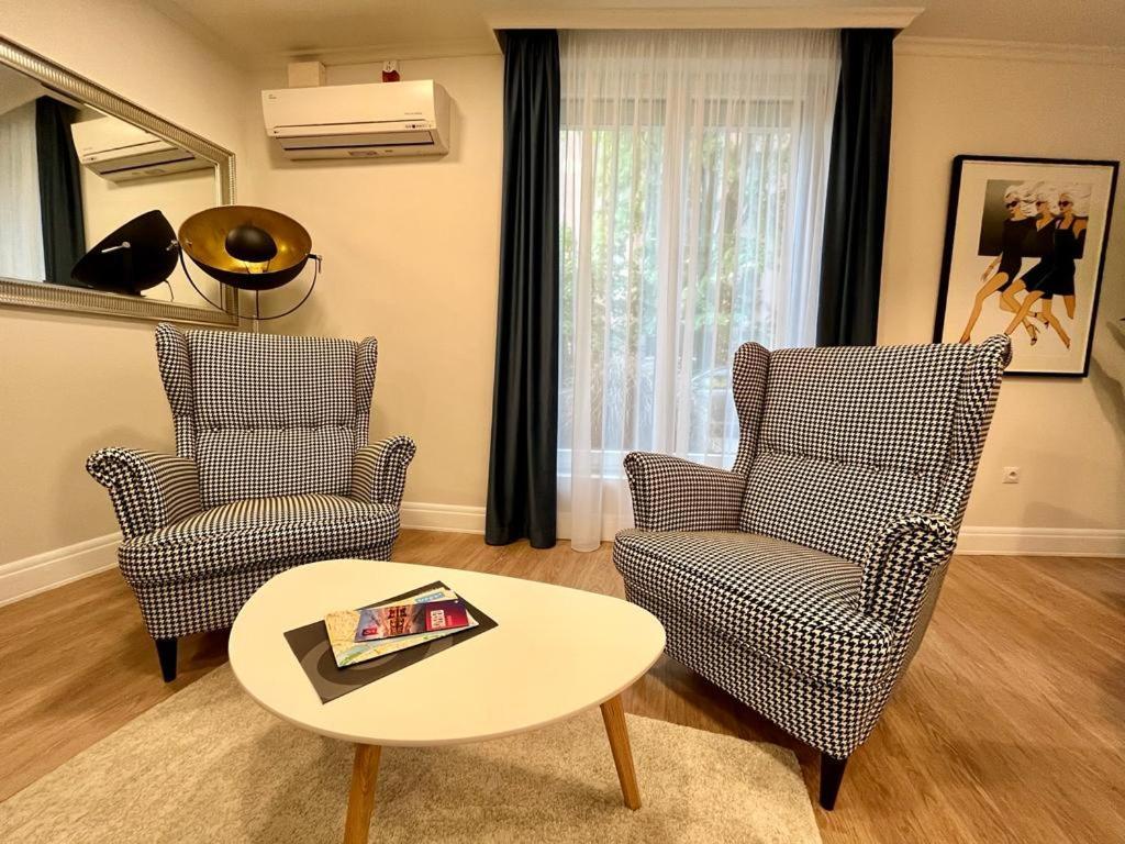 Ground Floor Park Bestern Сегед Екстериор снимка