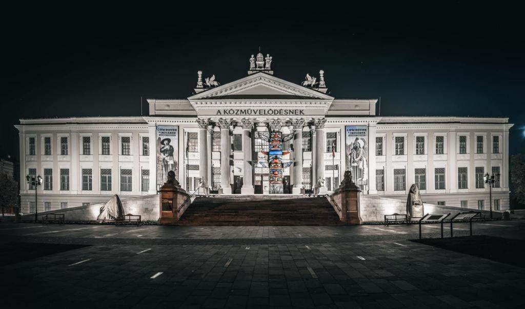 Ground Floor Park Bestern Сегед Екстериор снимка